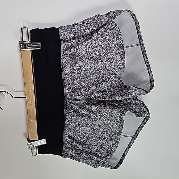 Lululemon white and black size 2 Speed Shorts - Picture 2 of 7